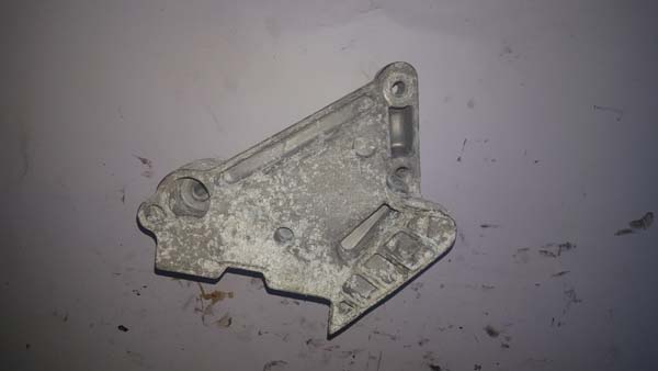 volkswagen golf7 2014-2014 çıkma yedek ön motor kulagı